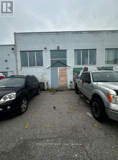 4 - 230 Harwood Avenue S Property Photo 1
