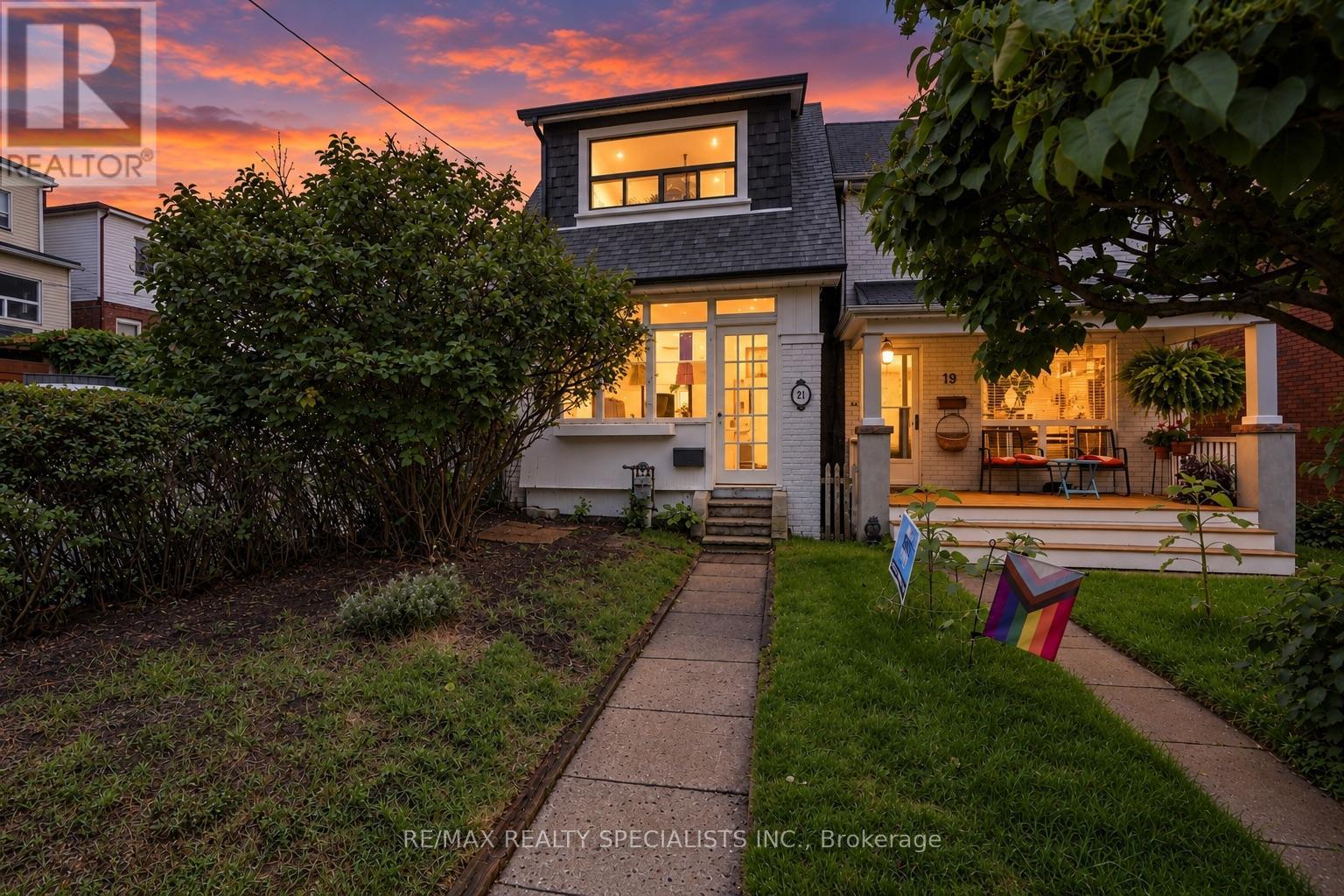 21 MENDEL AVENUE