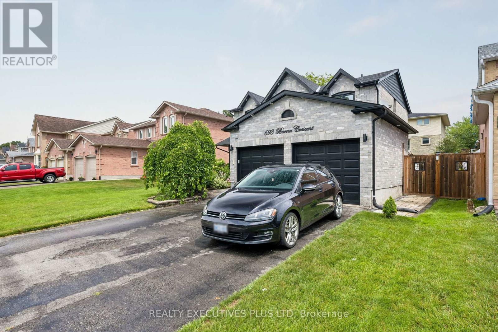 693 Barnes Crescent Property Photo 4
