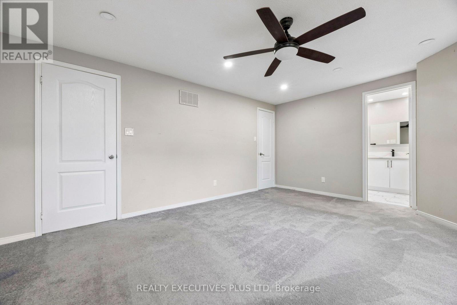 693 Barnes Crescent Property Photo 28