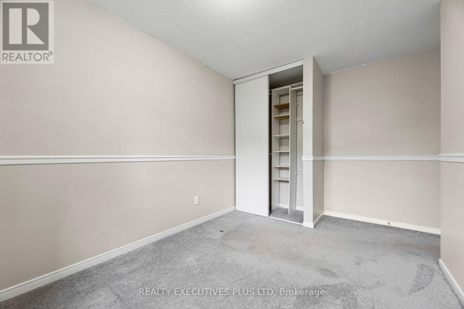 693 Barnes Crescent Property Photo 31