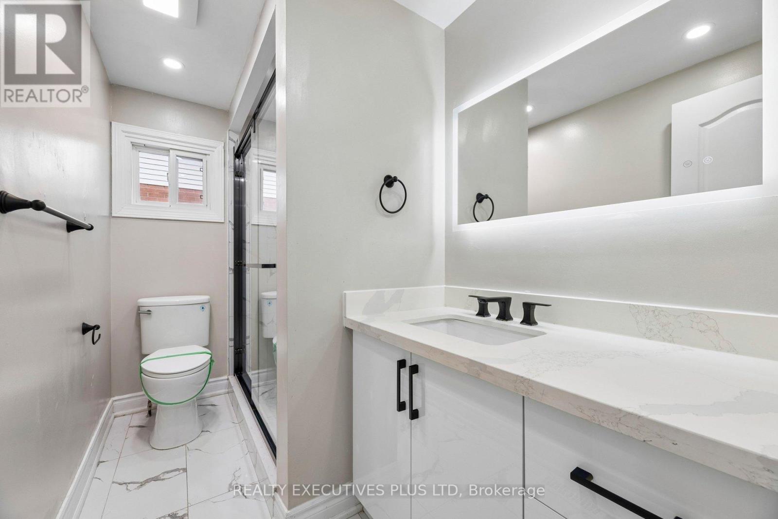 693 Barnes Crescent Property Photo 36