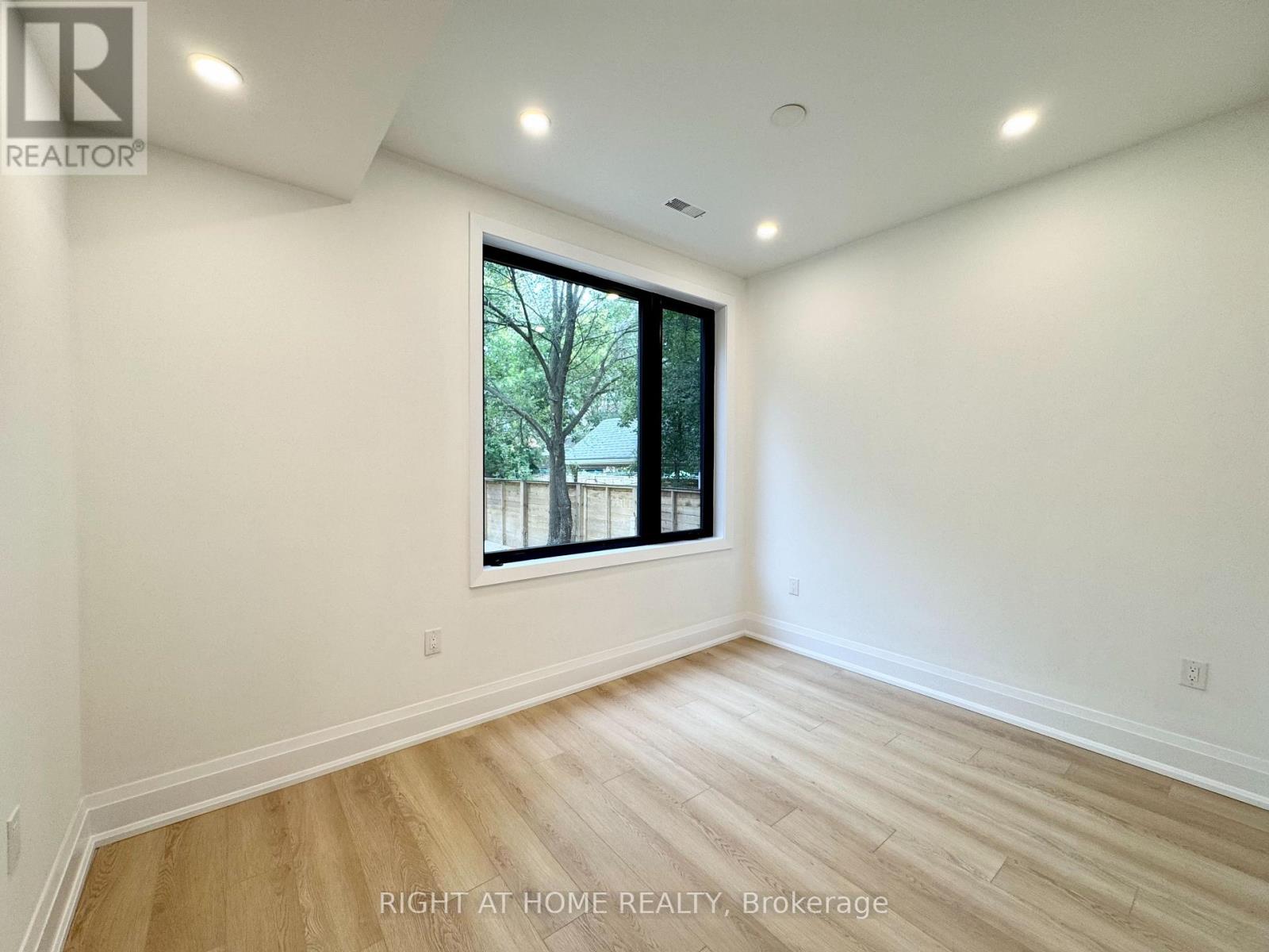 #2 - 151 Gledhill Avenue Property Photo 7