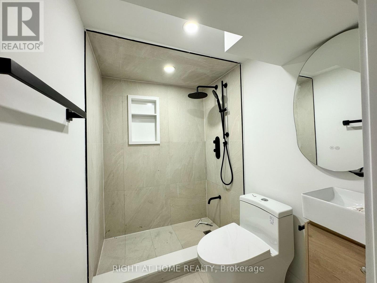 #1 - 151 Gledhill Avenue Property Photo 5