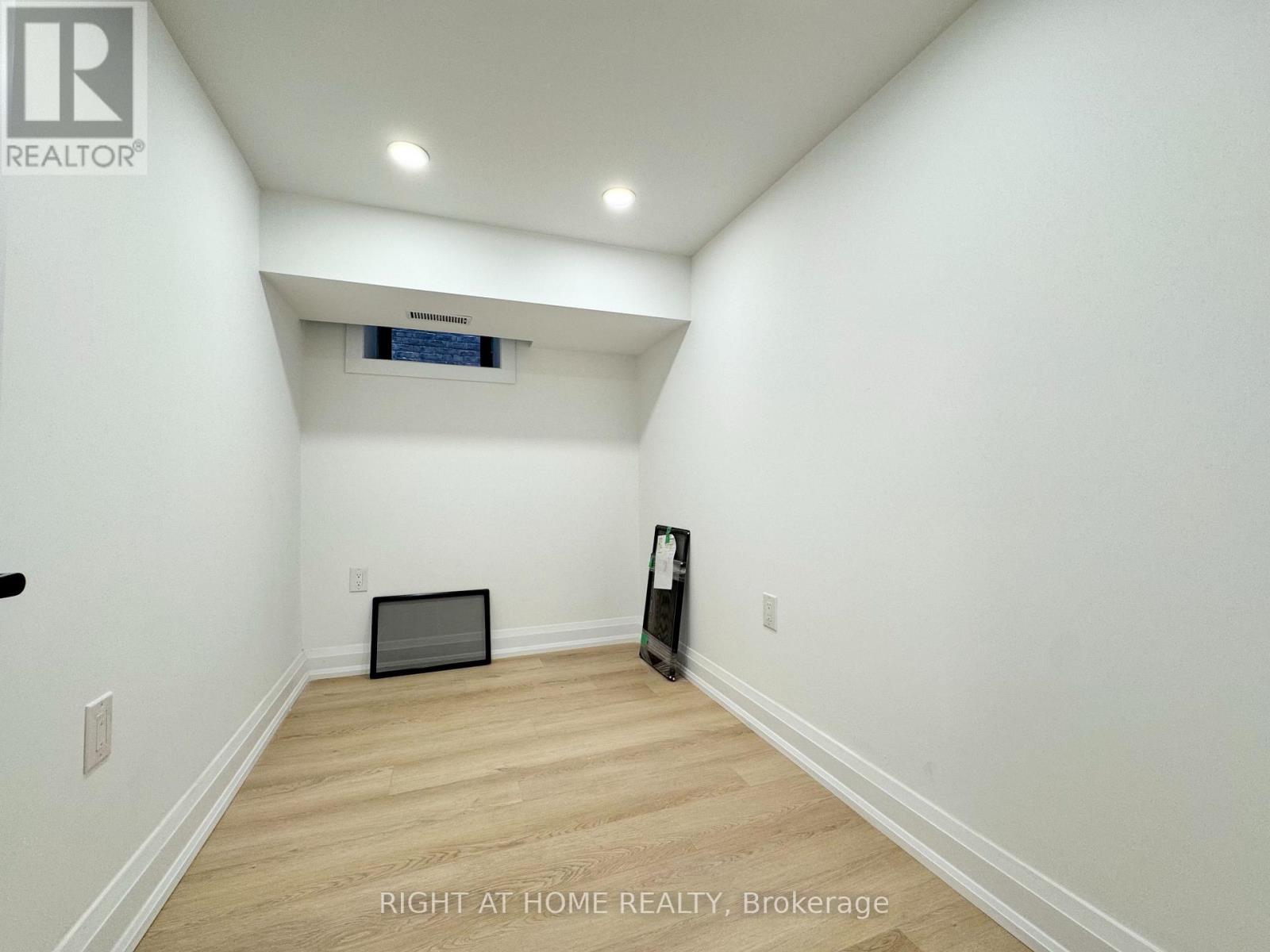 #1 - 151 Gledhill Avenue Property Photo 8