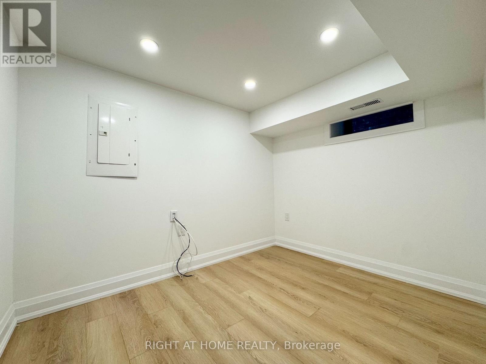 #1 - 151 Gledhill Avenue Property Photo 9