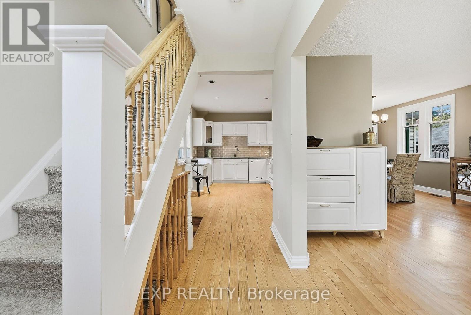 312 Walnut Street W Property Photo 4