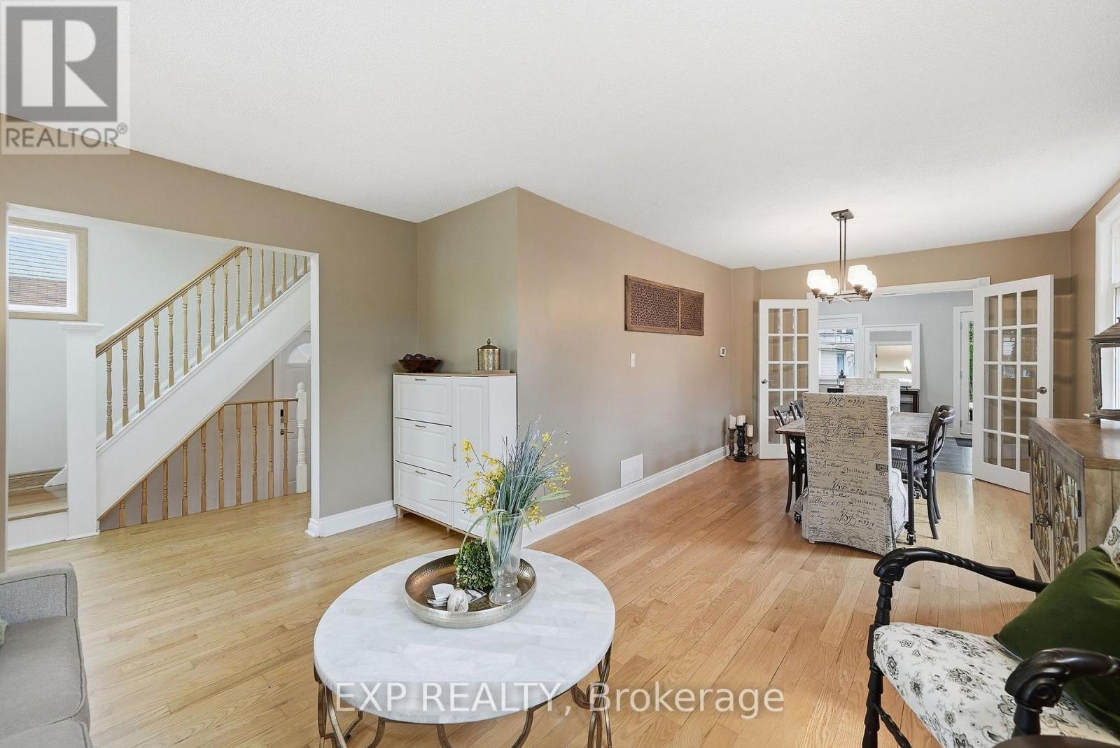 312 Walnut Street W Property Photo 5
