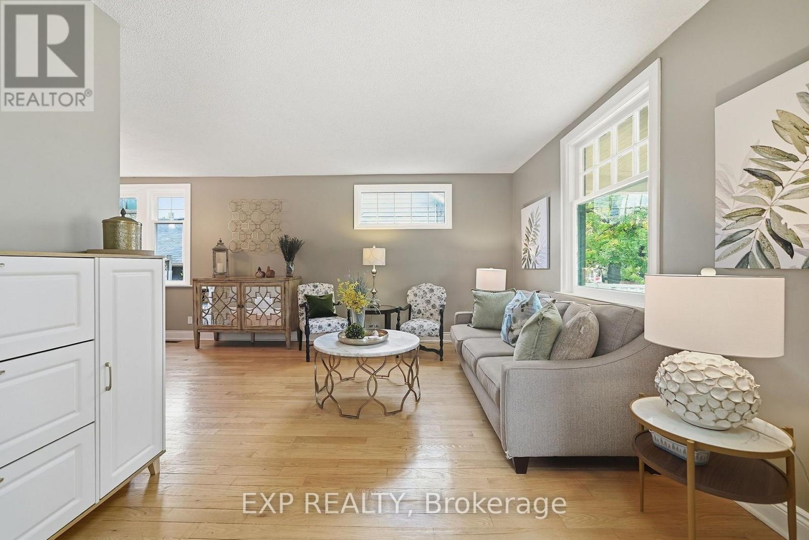 312 Walnut Street W Property Photo 6