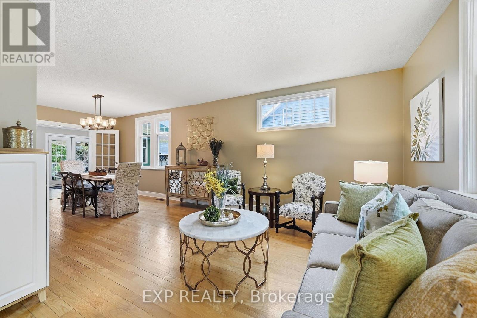 312 Walnut Street W Property Photo 8