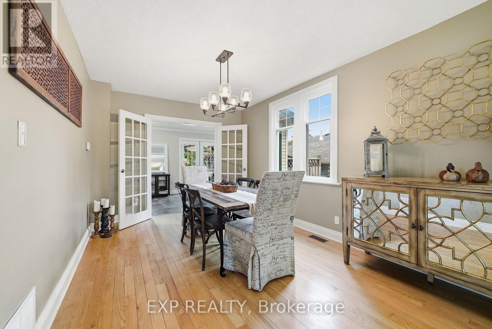 312 Walnut Street W Property Photo 9