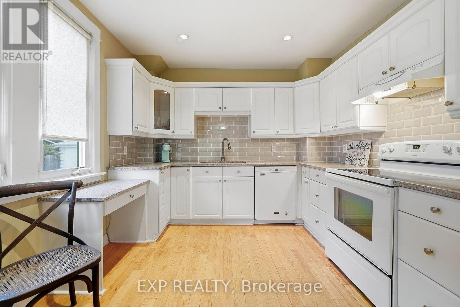 312 Walnut Street W Property Photo 12