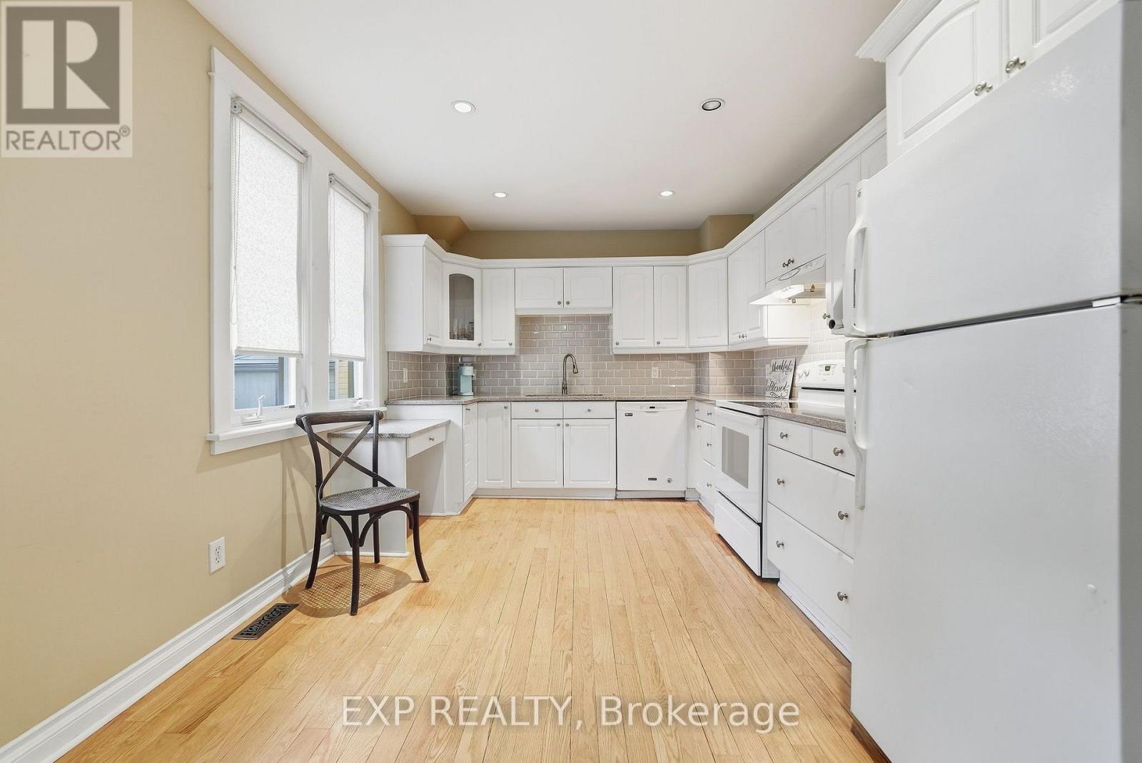 312 Walnut Street W Property Photo 14