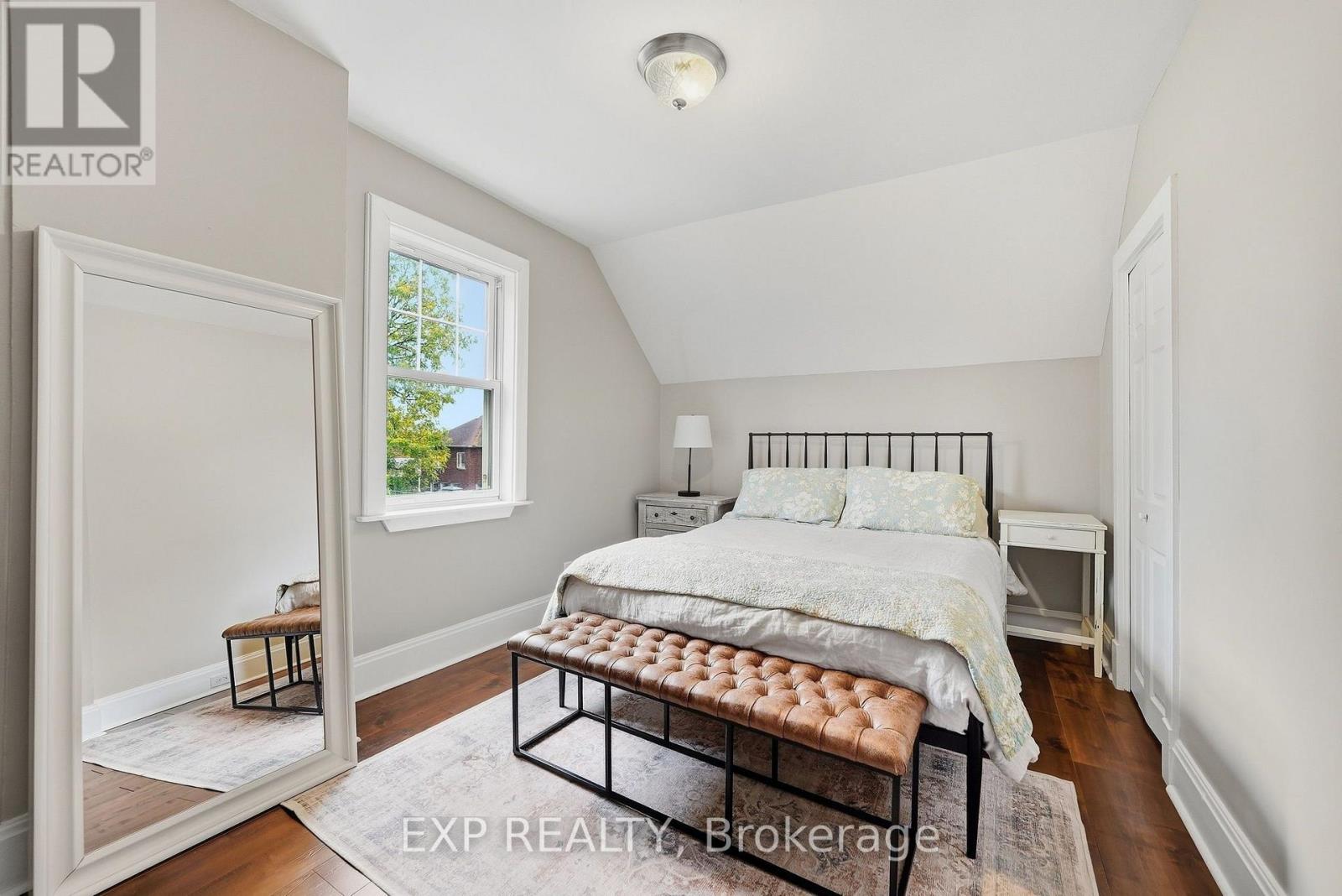 312 Walnut Street W Property Photo 21