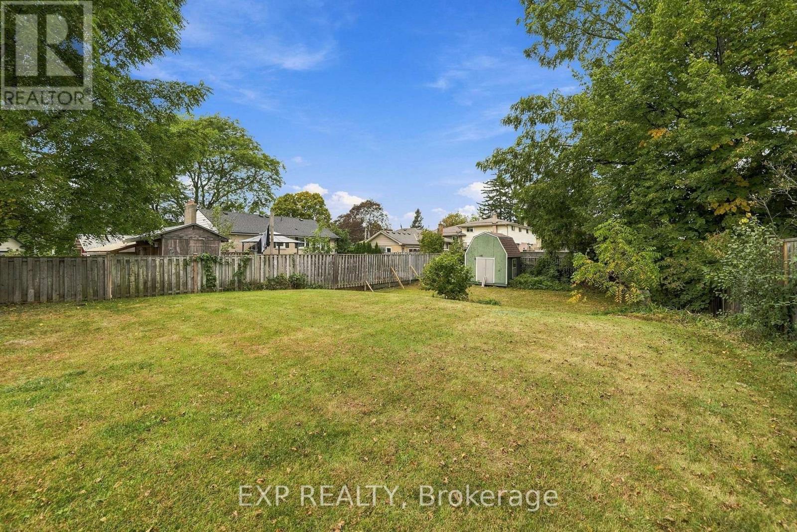 312 Walnut Street W Property Photo 40