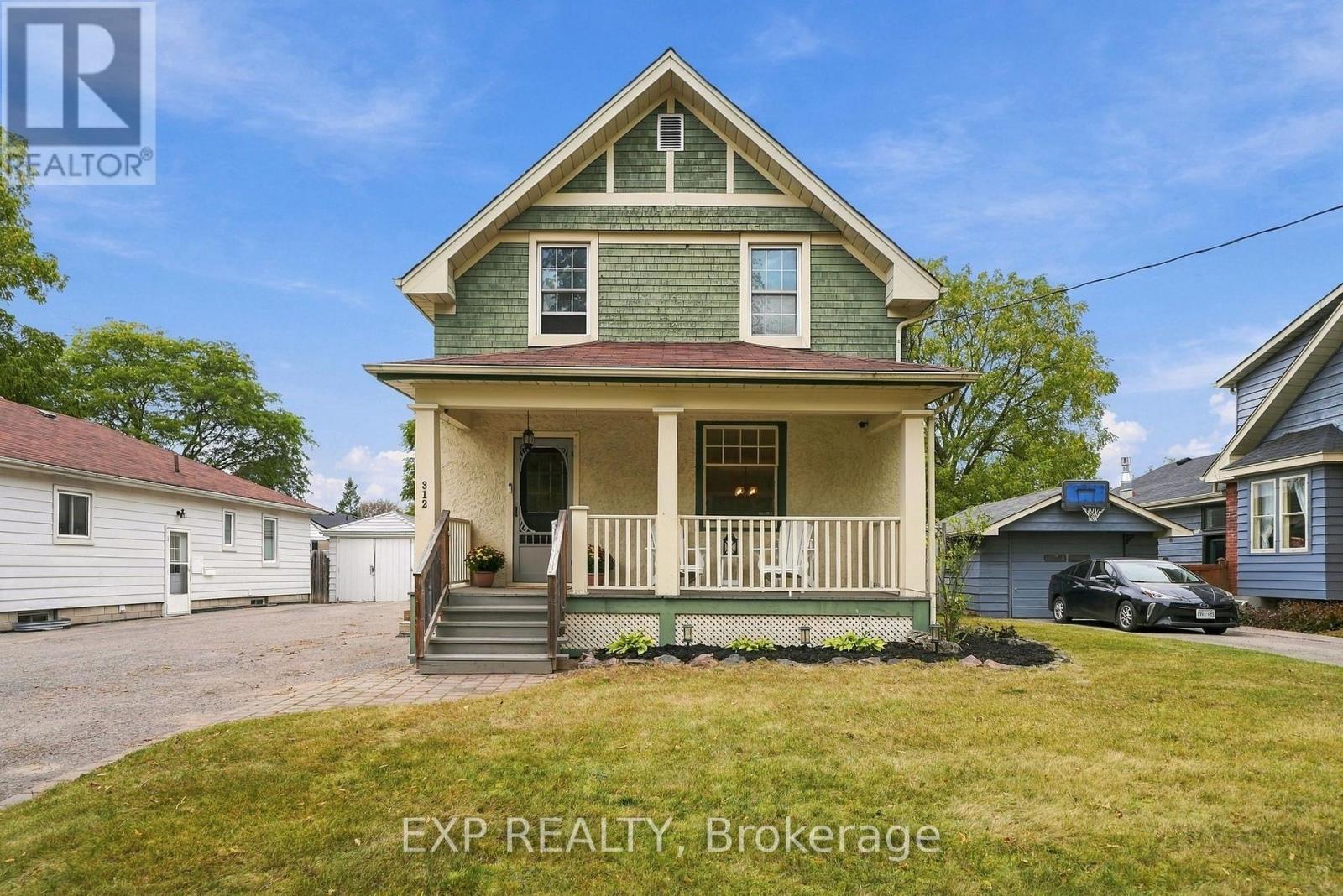 312 Walnut Street W Property Photo 44