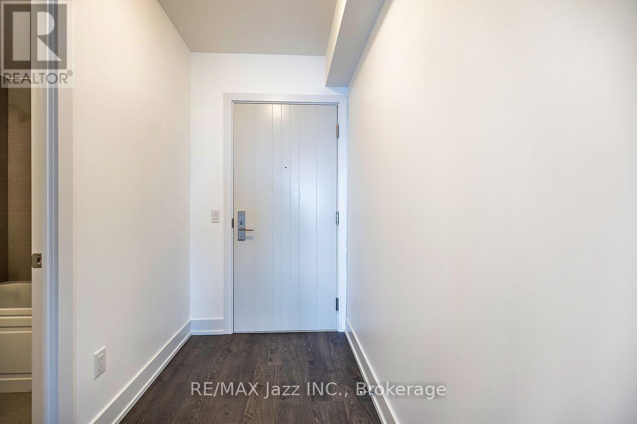 2001 - 2550 Simcoe Street N Property Photo 2