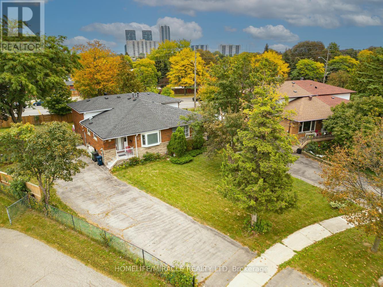 54 Sunderland Crescent Property Photo 2