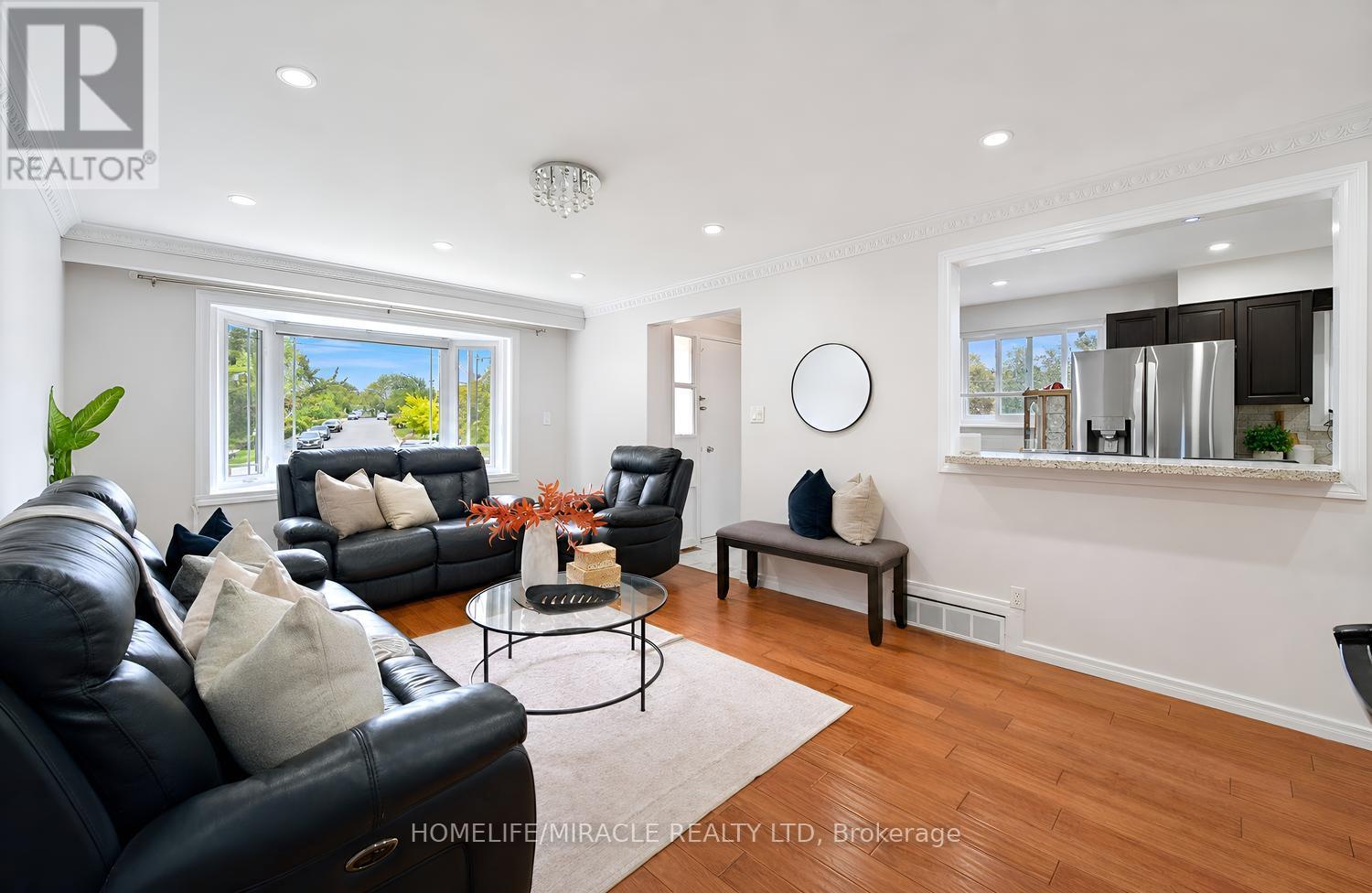 54 Sunderland Crescent Property Photo 12