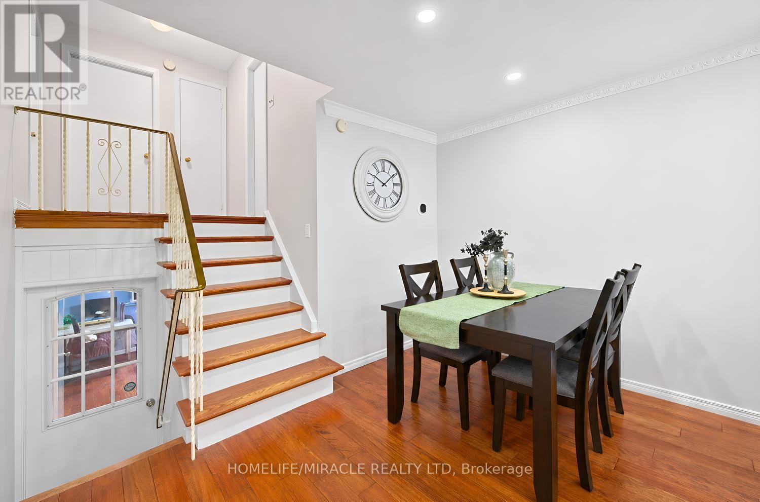 54 Sunderland Crescent Property Photo 15