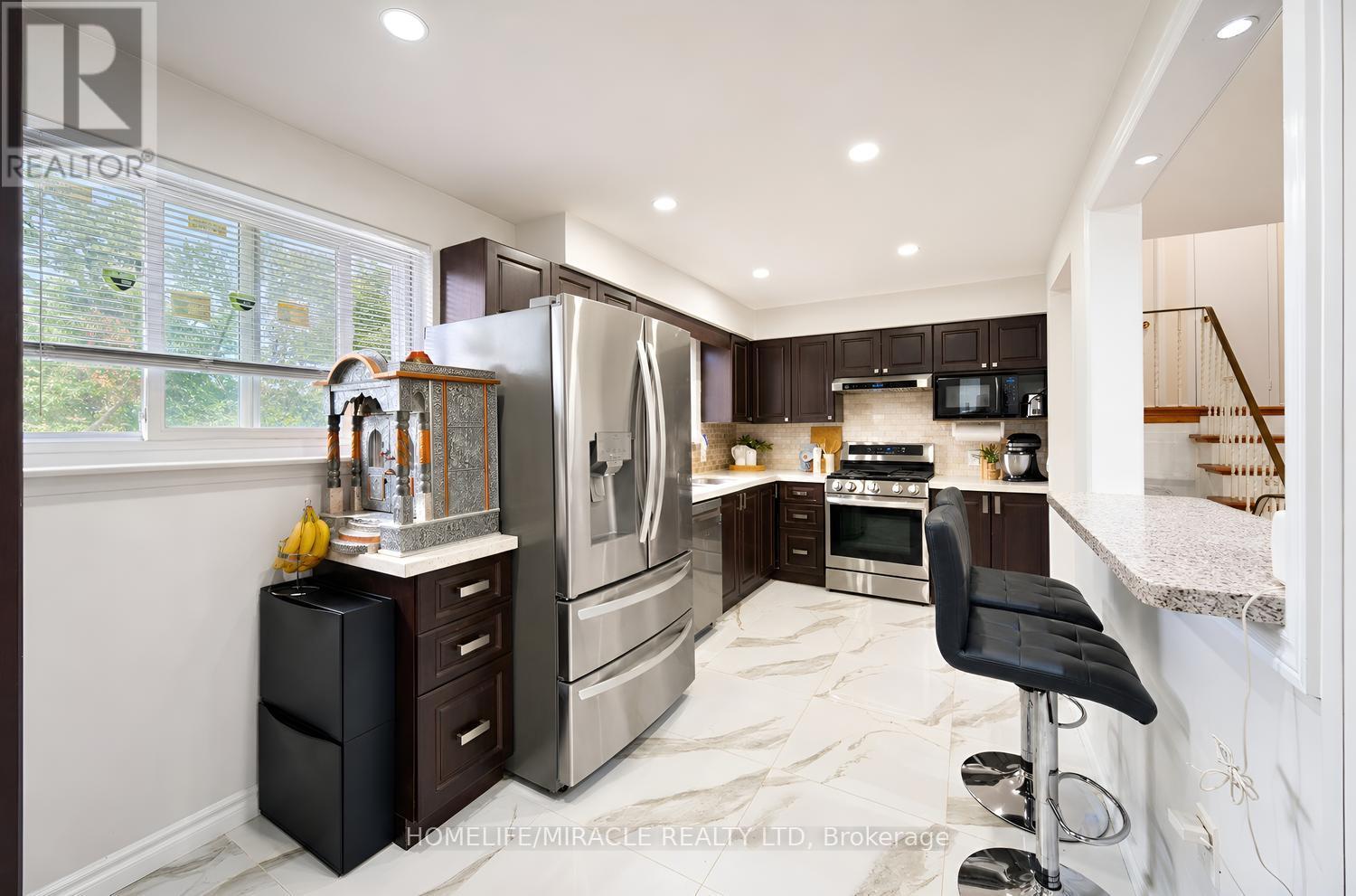 54 Sunderland Crescent Property Photo 16