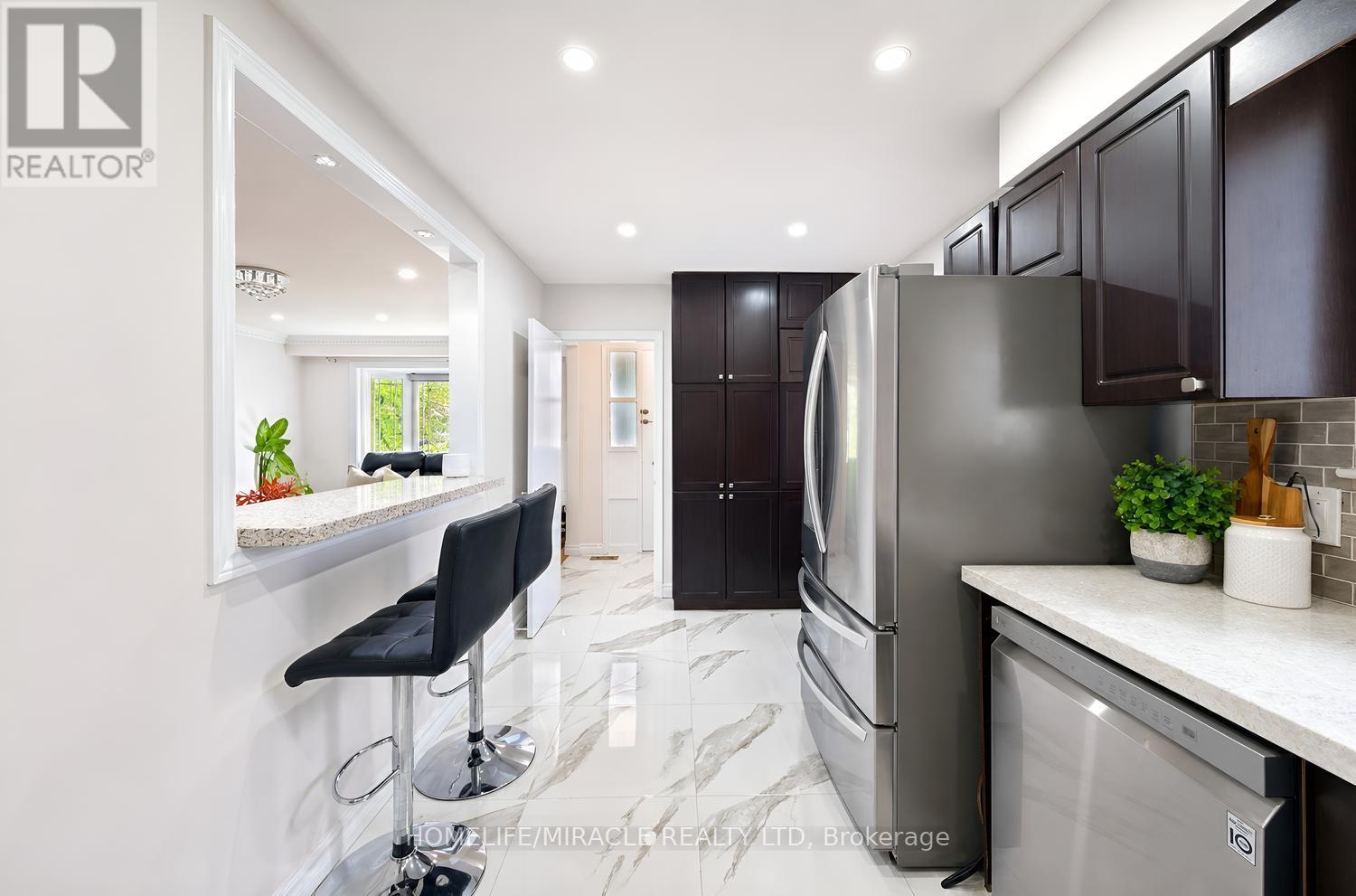 54 Sunderland Crescent Property Photo 19