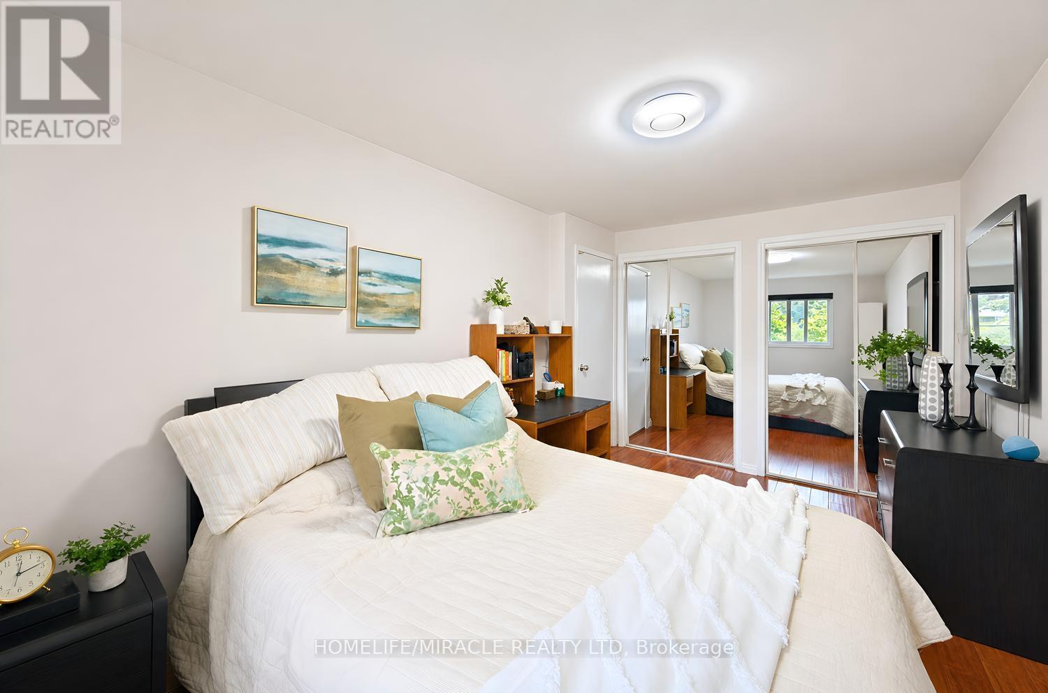 54 Sunderland Crescent Property Photo 25
