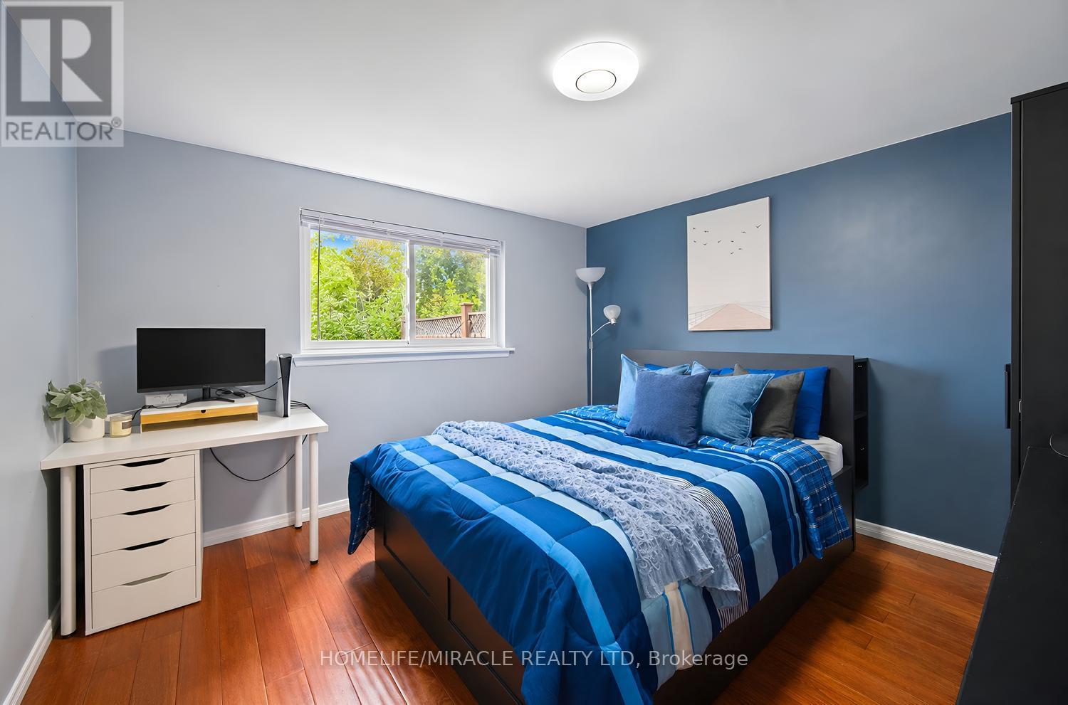 54 Sunderland Crescent Property Photo 32