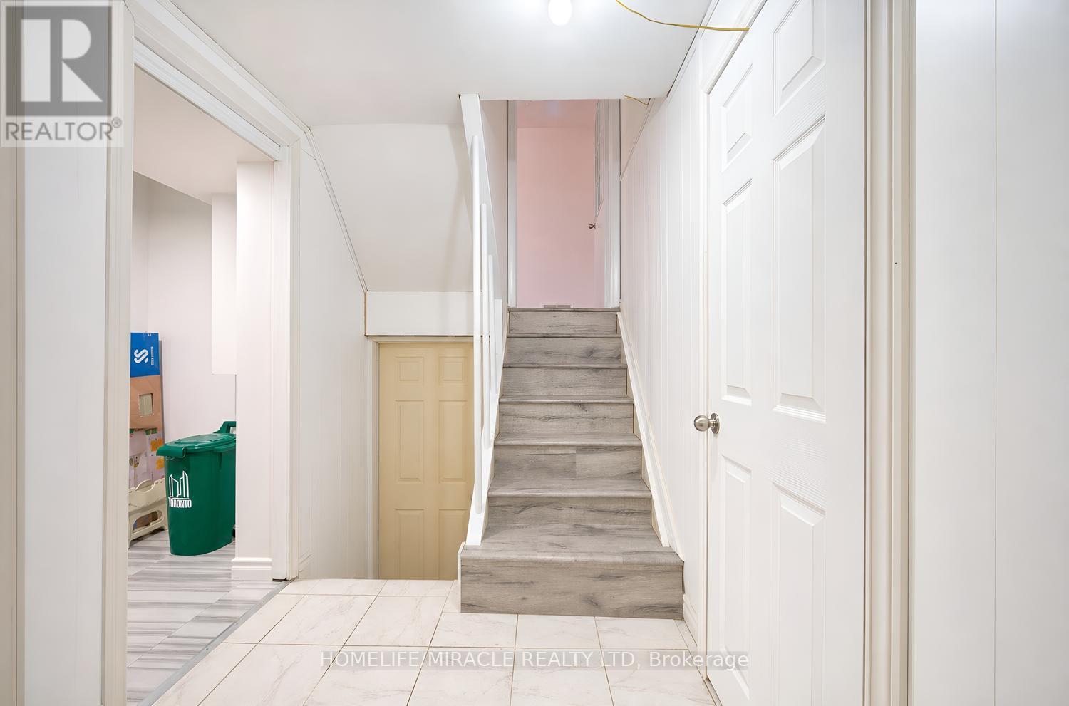 54 Sunderland Crescent Property Photo 37
