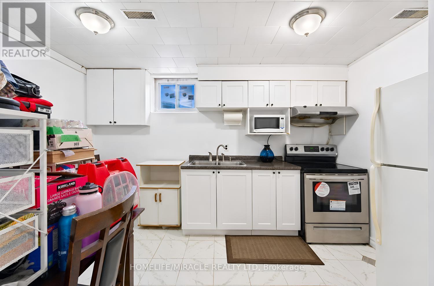 54 Sunderland Crescent Property Photo 38