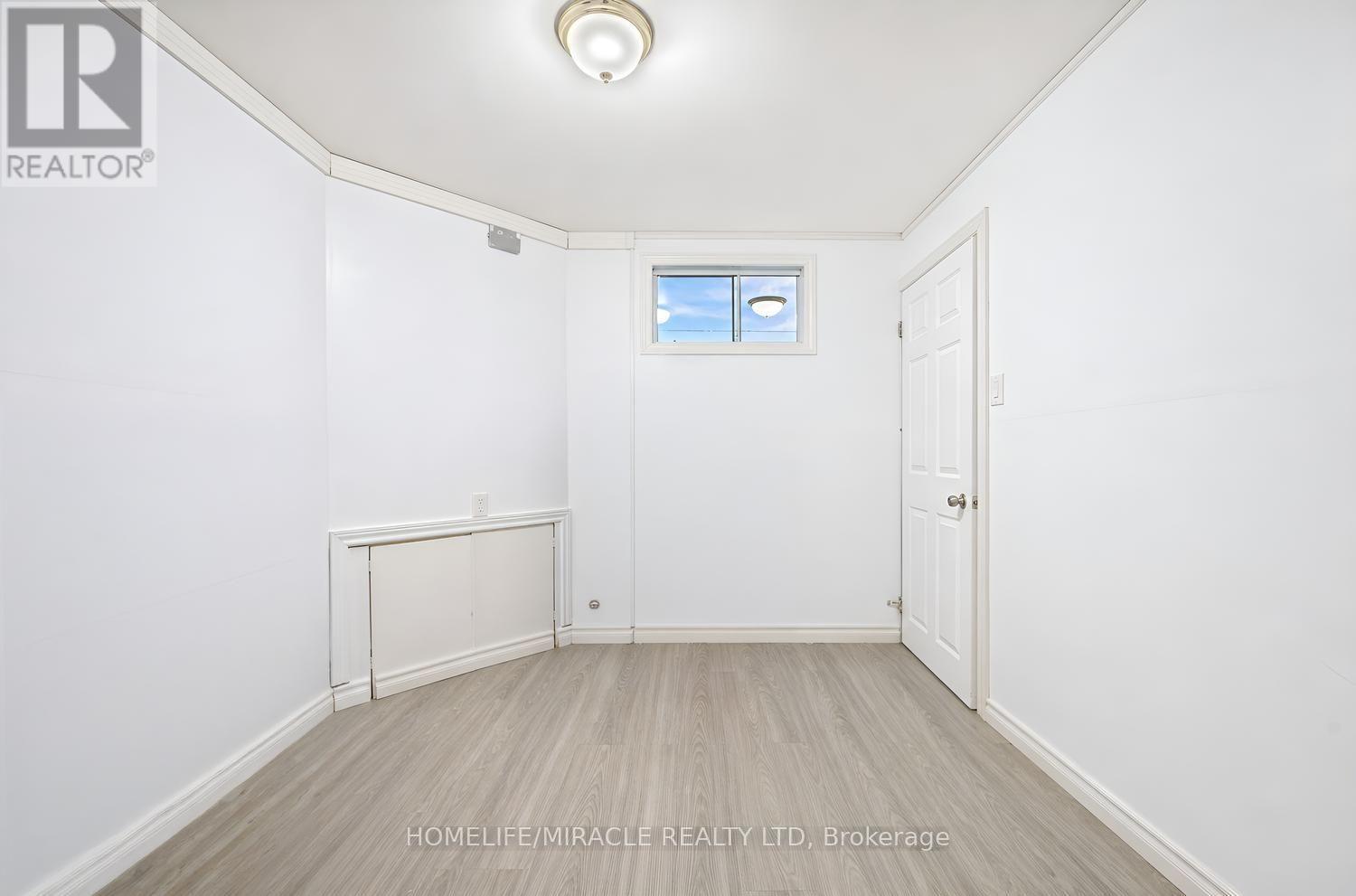 54 Sunderland Crescent Property Photo 42