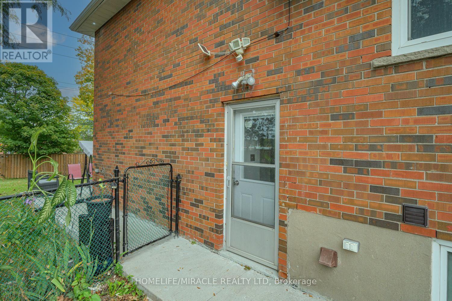 54 Sunderland Crescent Property Photo 47