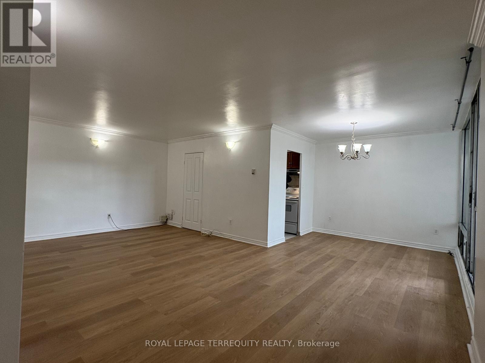 309 - 1 Massey Square Property Photo 6
