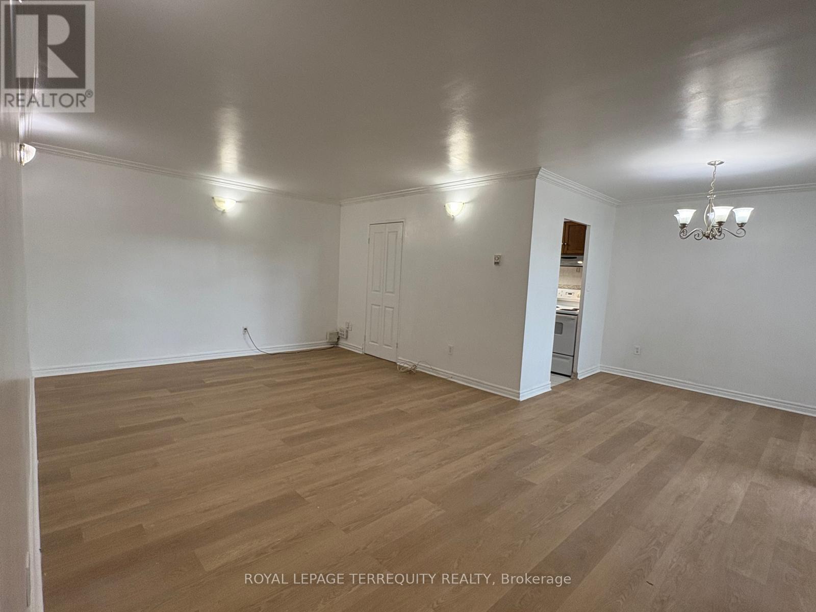 309 - 1 Massey Square Property Photo 7