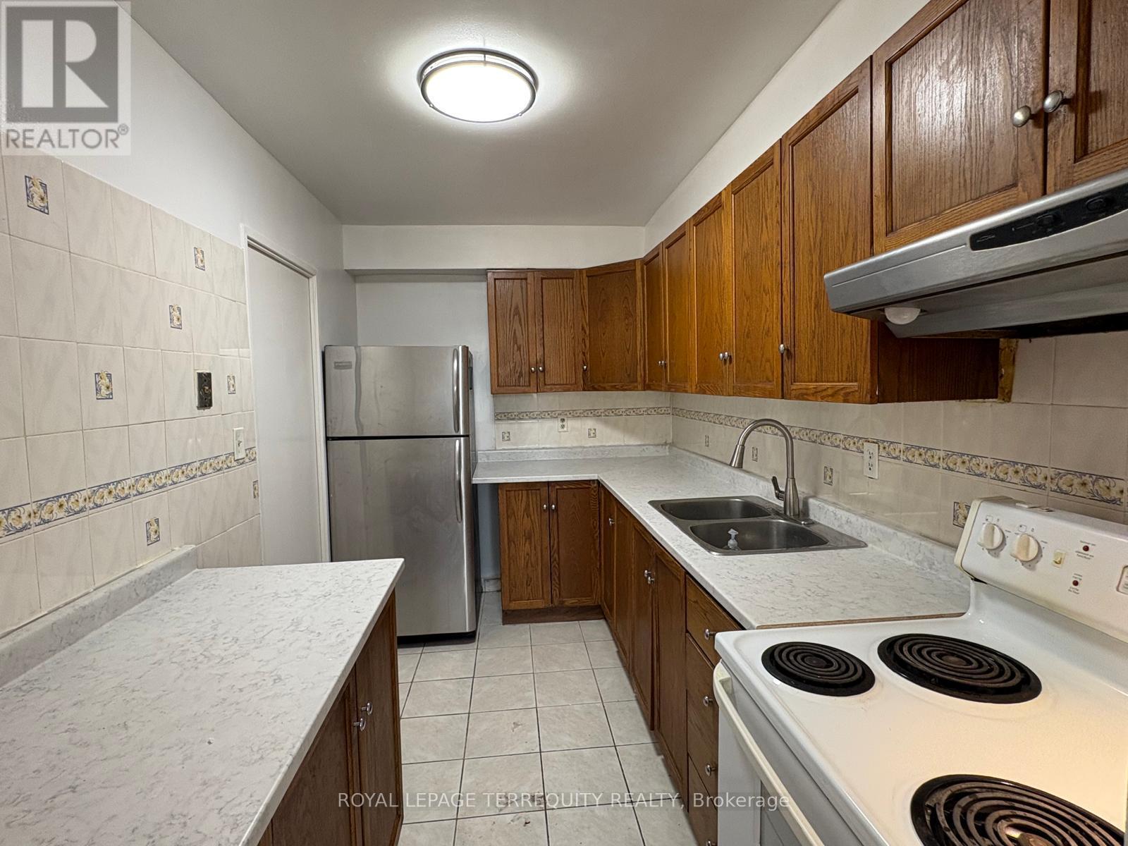309 - 1 Massey Square Property Photo 13