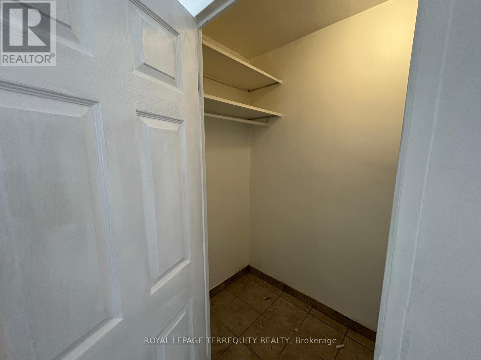 309 - 1 Massey Square Property Photo 16