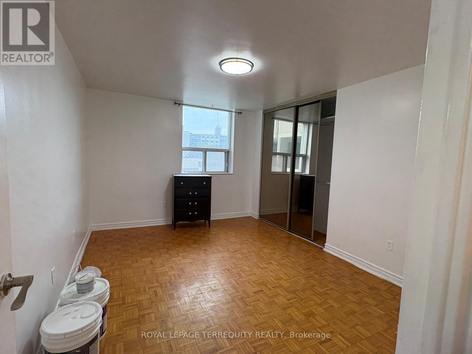 309 - 1 Massey Square Property Photo 21