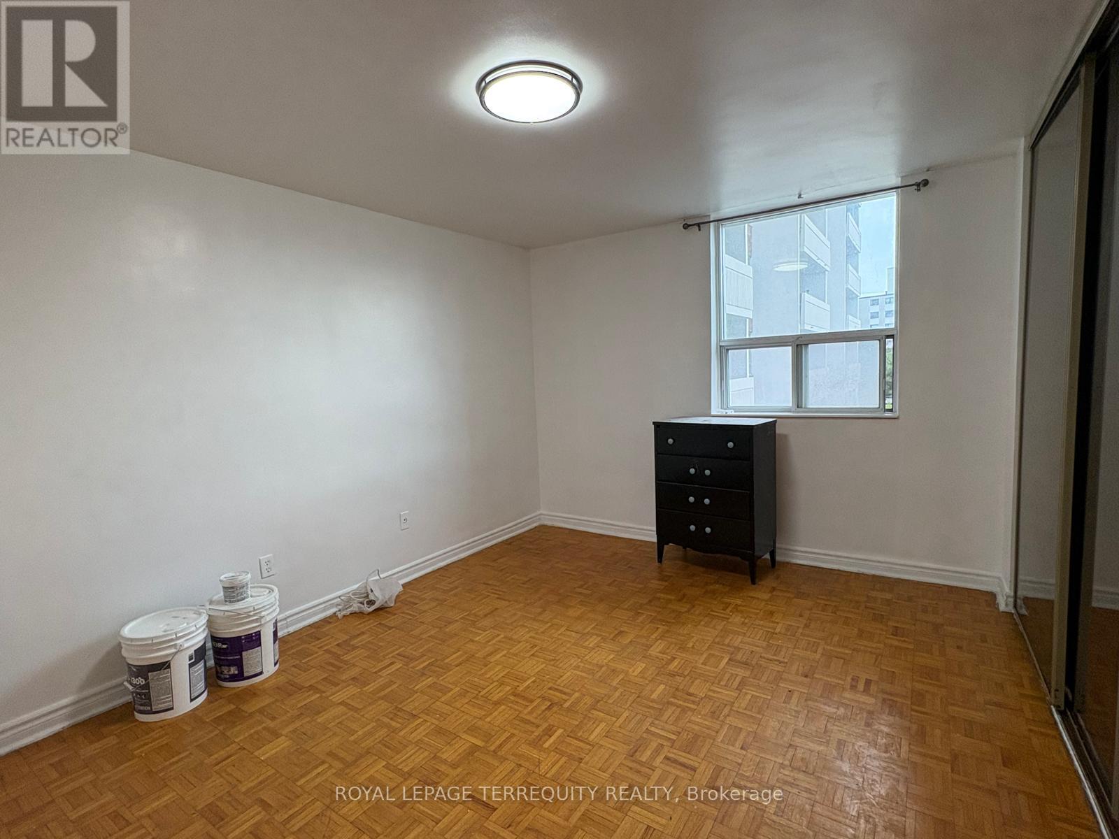 309 - 1 Massey Square Property Photo 22