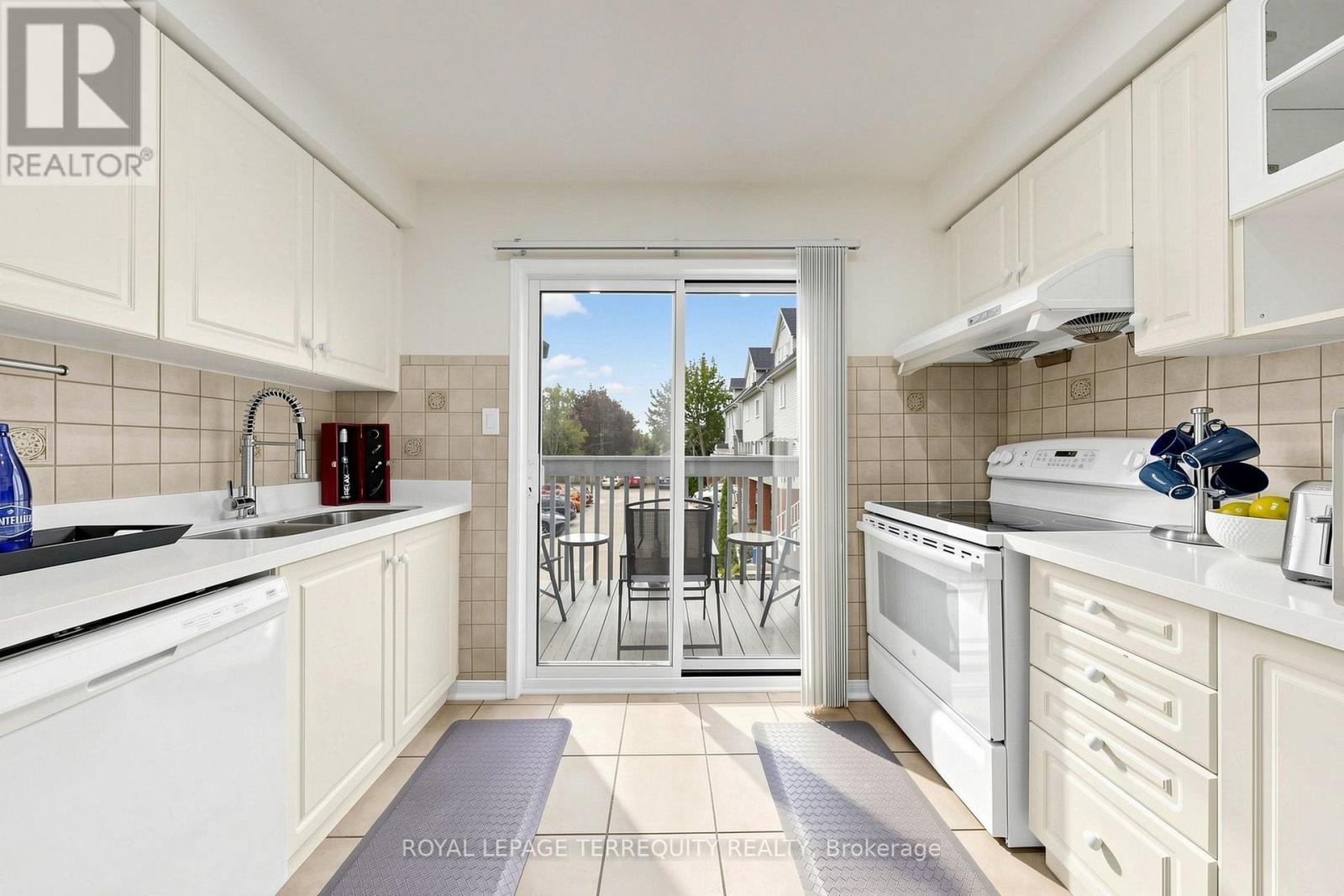 62 - 1865 Kingston Road Property Photo 13