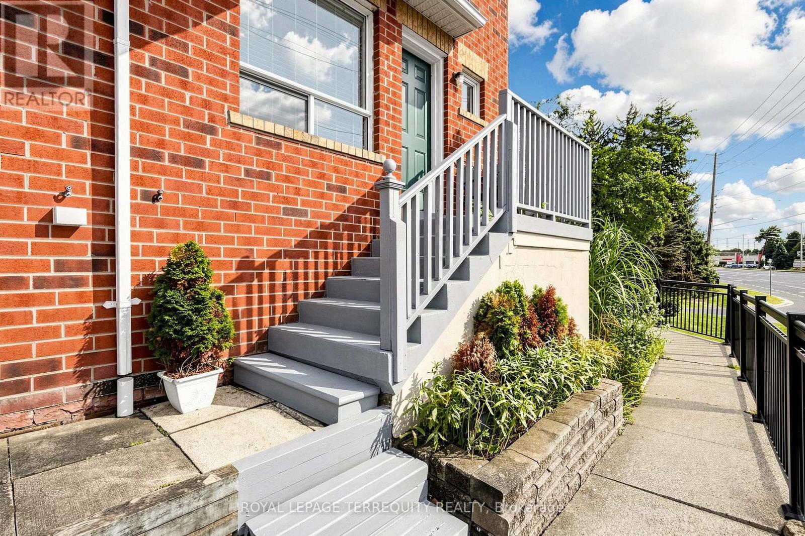 62 - 1865 Kingston Road Property Photo 43