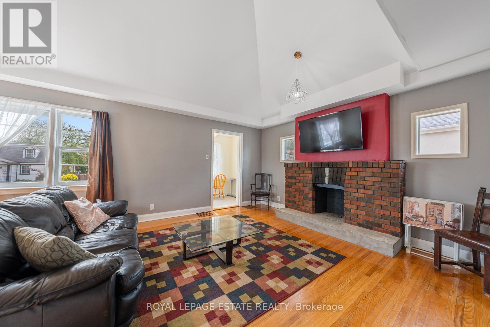 601 Pharmacy Avenue Property Photo 4
