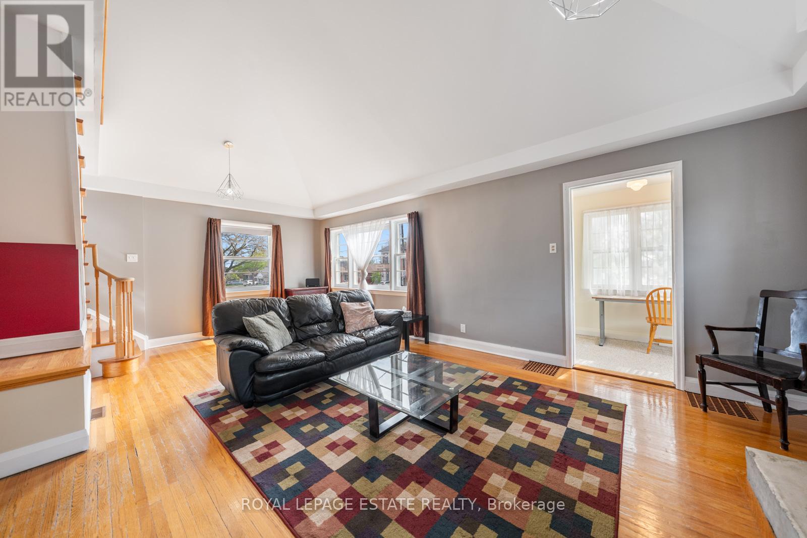 601 Pharmacy Avenue Property Photo 7