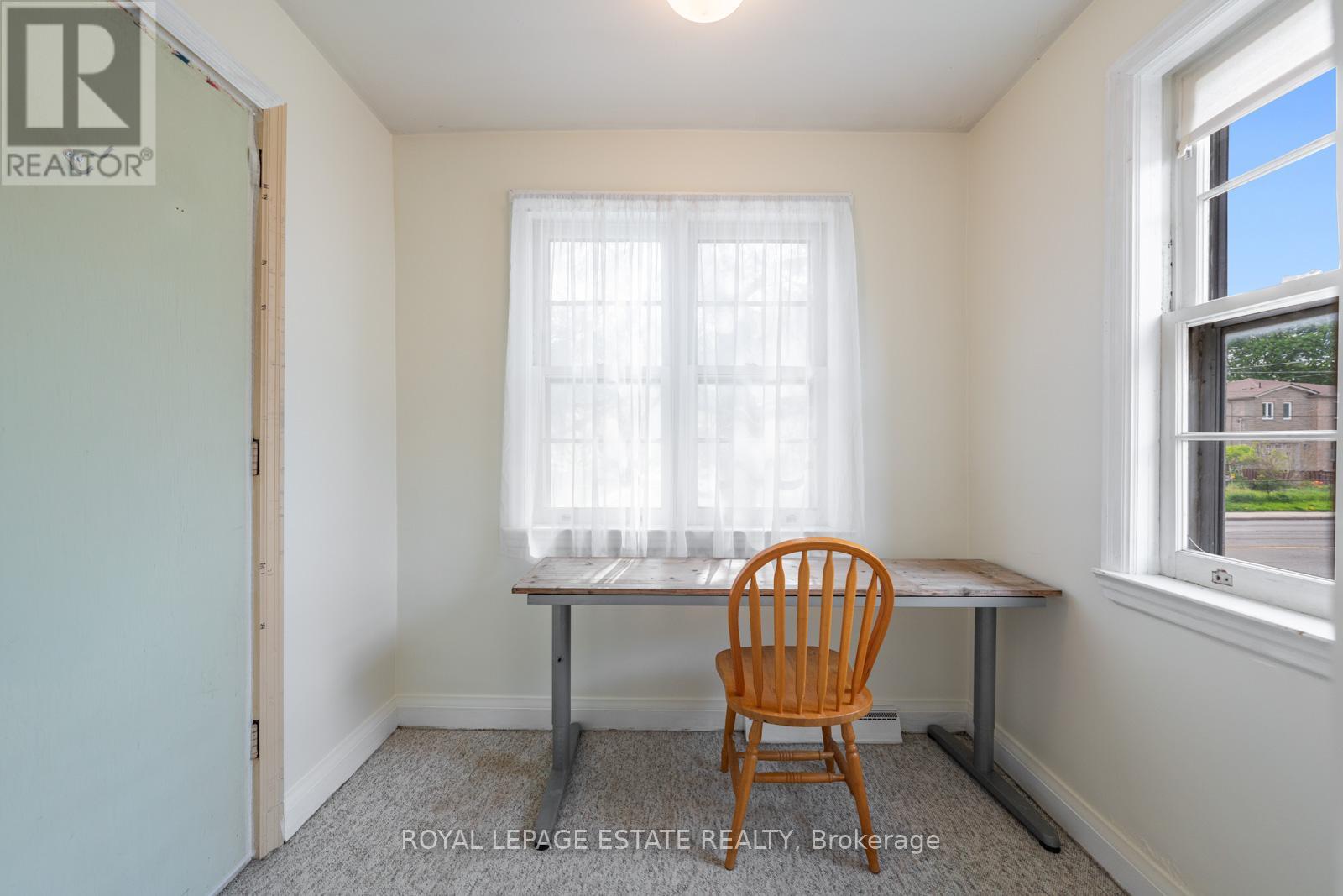 601 Pharmacy Avenue Property Photo 15