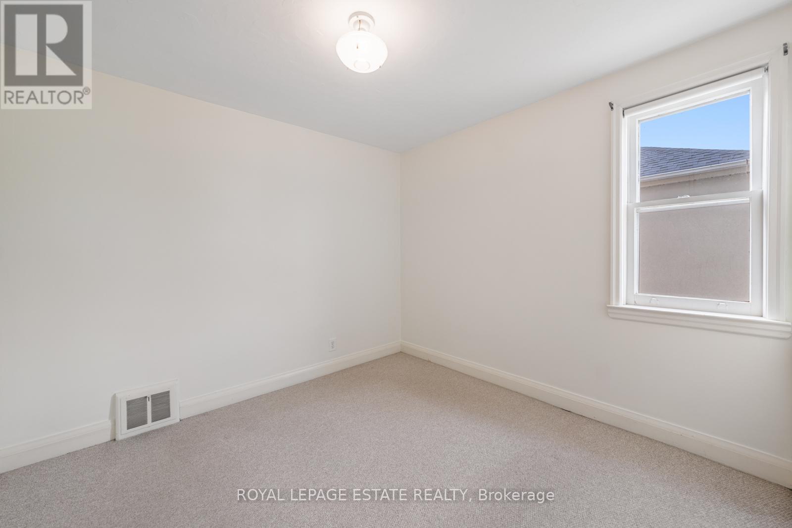 601 Pharmacy Avenue Property Photo 17