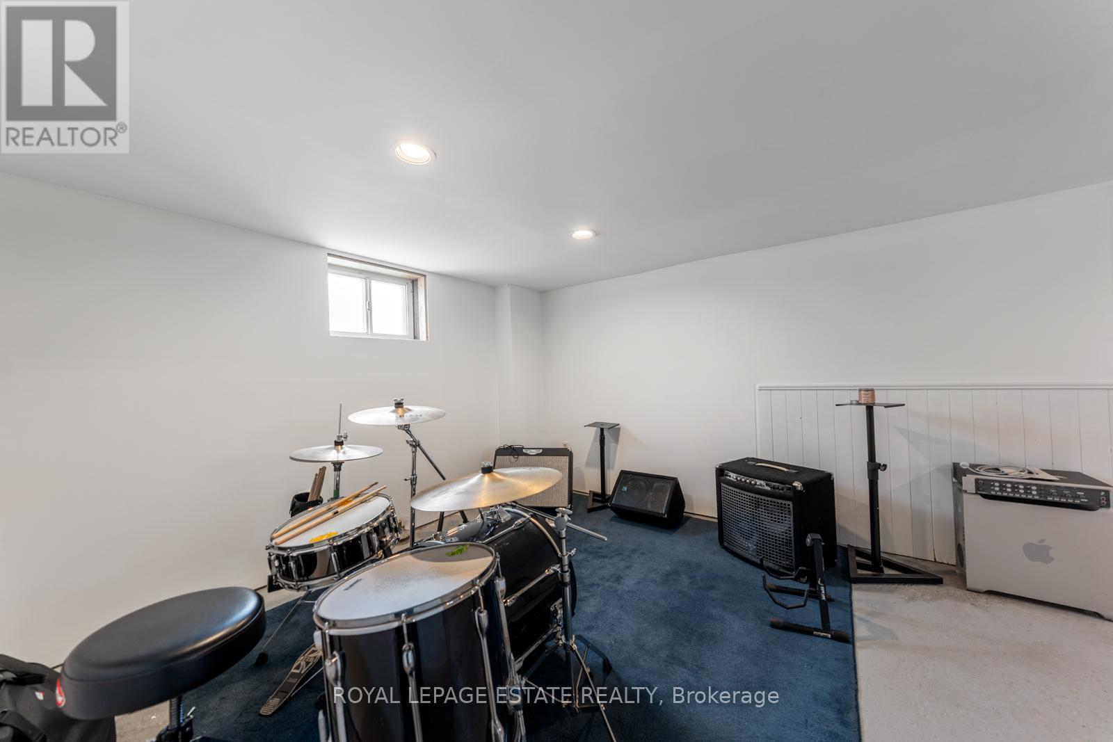 601 Pharmacy Avenue Property Photo 35