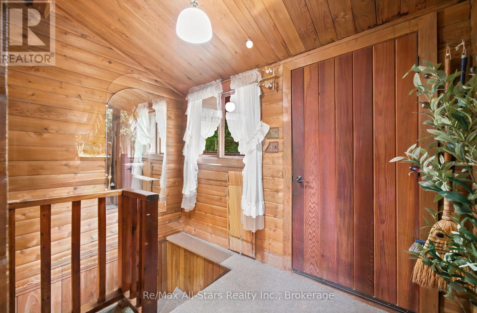 18050 Nesbitt Line Property Photo 6