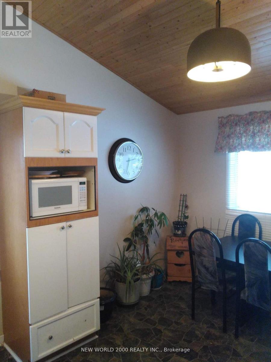 920 Greenwood Crescent Property Photo 8