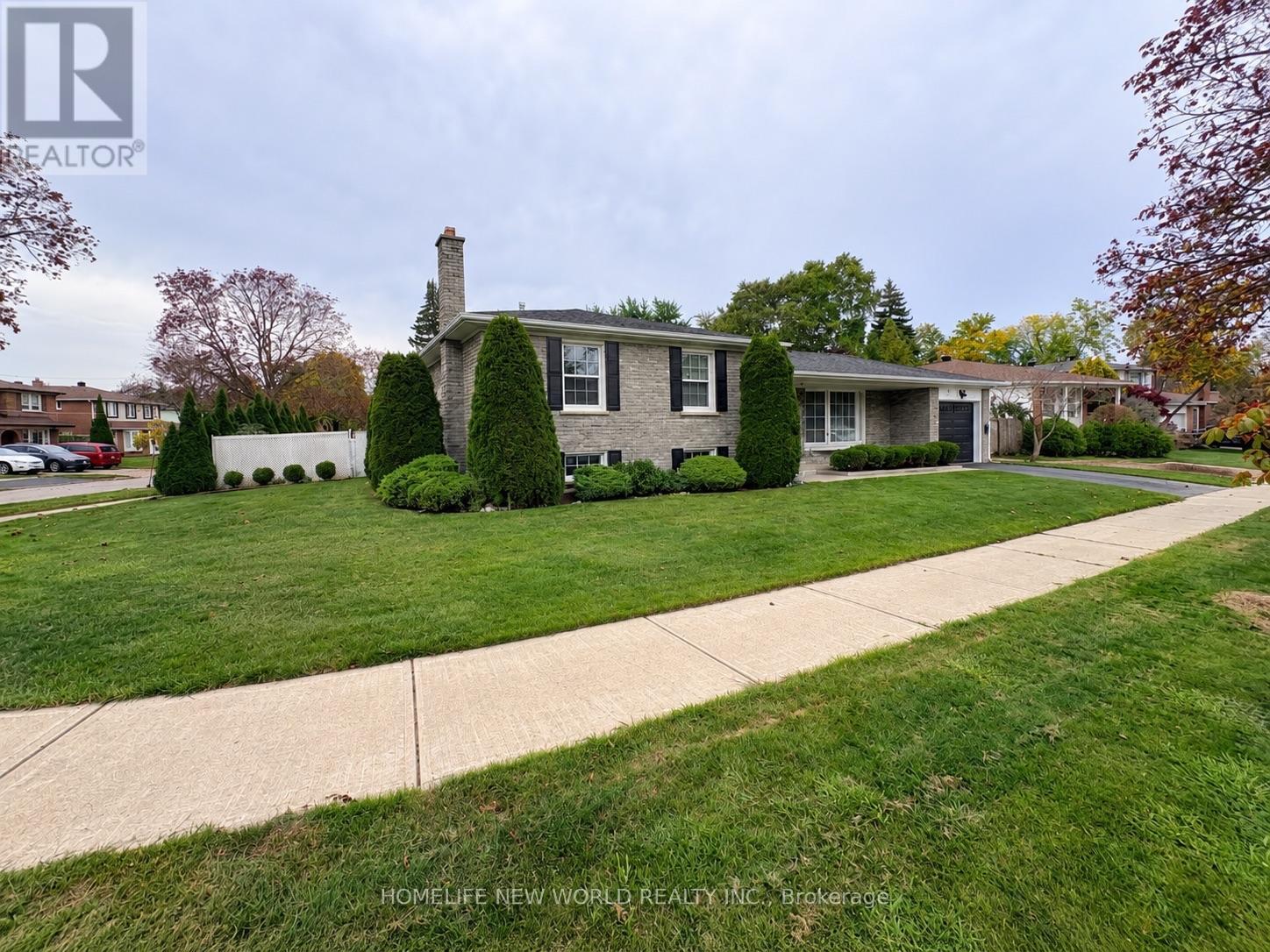 53 Pebblehill Square Property Photo 2