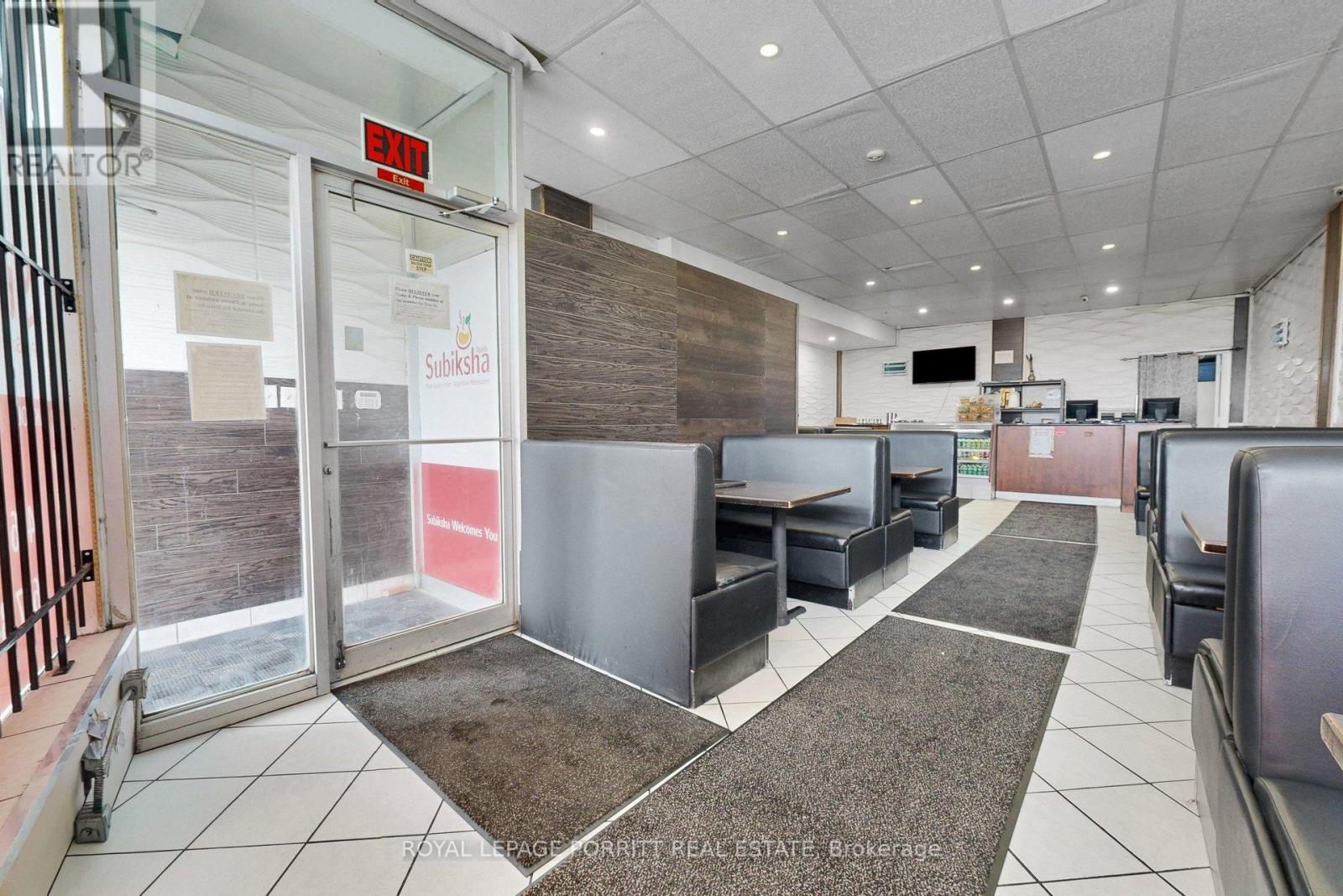 2633 Eglinton Avenue E Property Photo 3