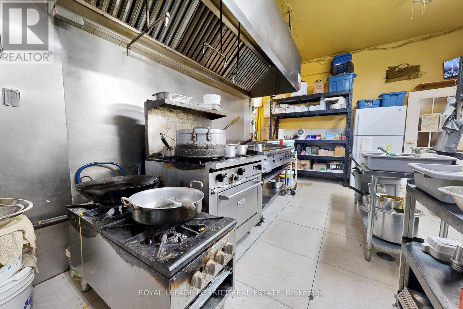 2633 Eglinton Avenue E Property Photo 13